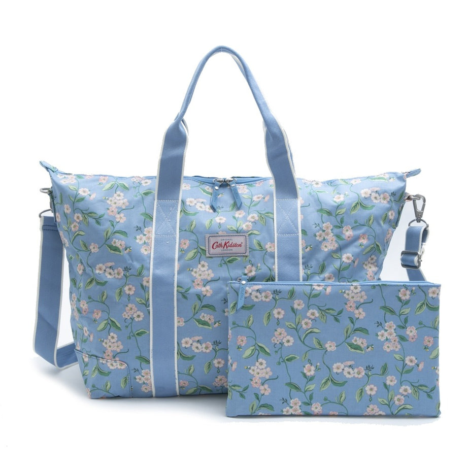 キャスキッドソン Cath Kidston ボストンバッグ 折りたたみ 1009736 106132118100102 FOLDAWAY  OVERNIGHT BAG フォールダウェイ オーバーナイト バッグ 2way バッグ 斜めがけバッグ サックスブルー系＋フラワー柄マルチカラー